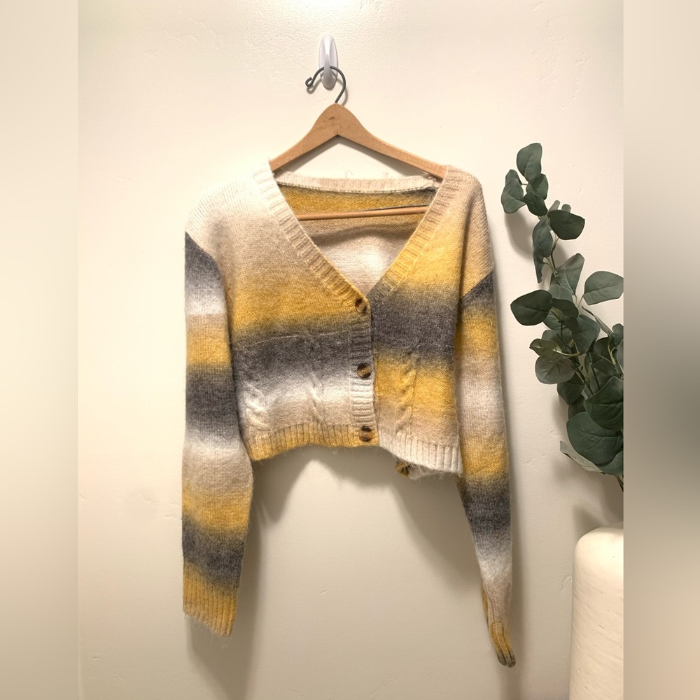 Gorgeous Knit Crop Button-up Long Sleeve Sweater